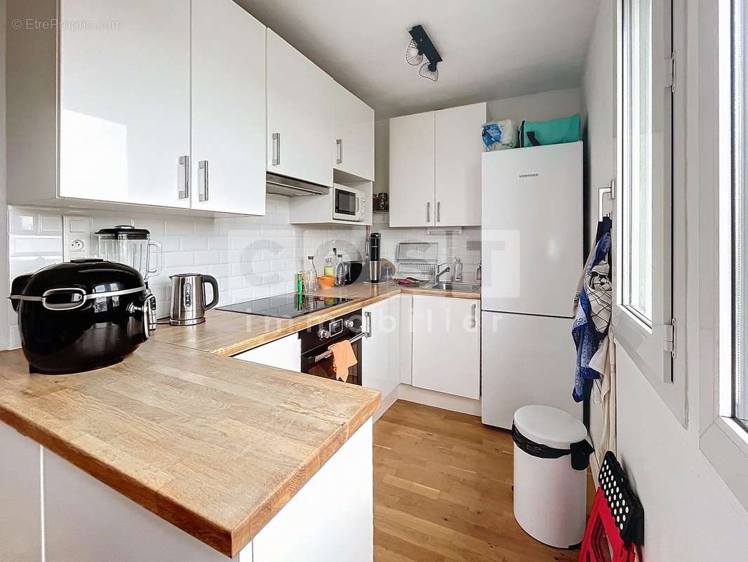 Appartement à COURBEVOIE