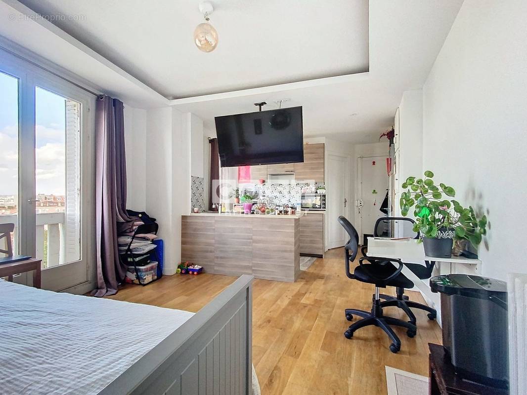 Appartement à LA GARENNE-COLOMBES