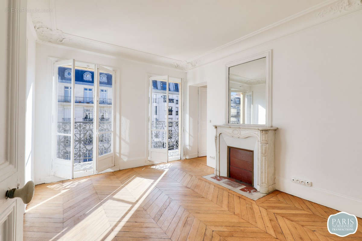 Appartement à PARIS-17E