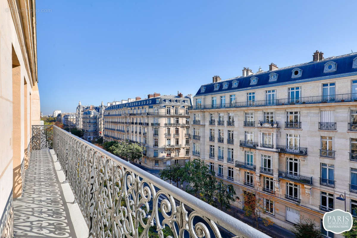 Appartement à PARIS-17E