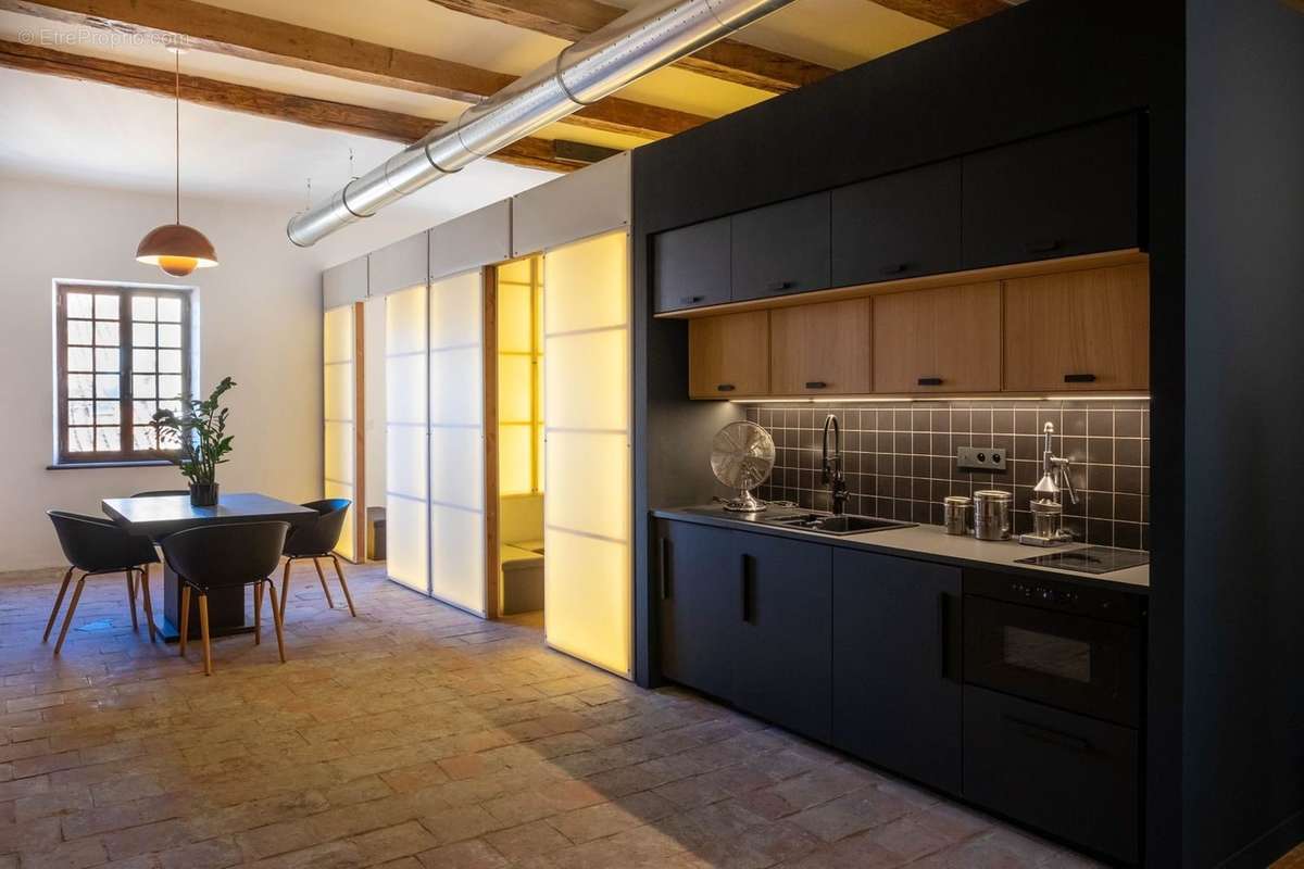 Appartement à MARSEILLE-1E