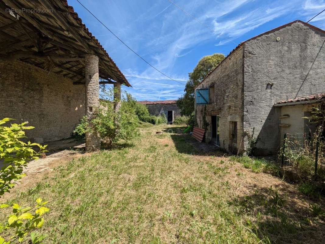 Maison à CHIVES