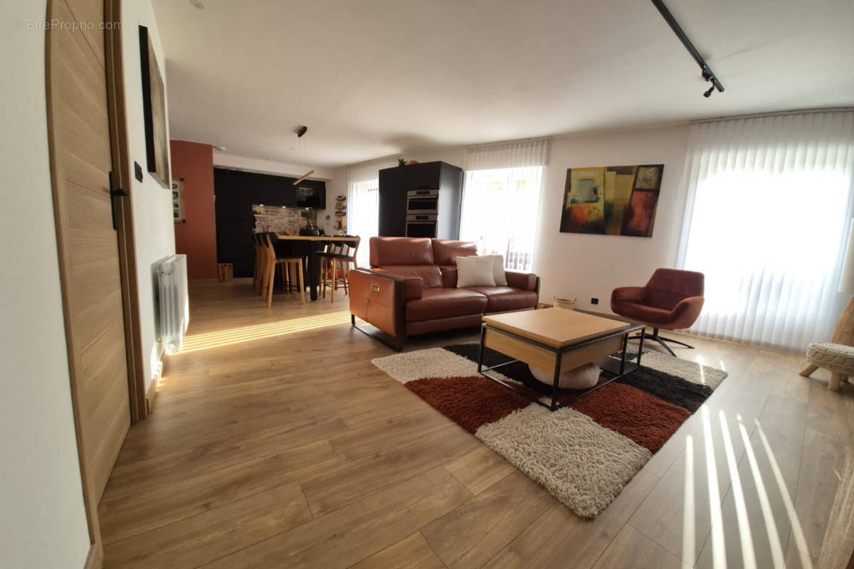 Appartement à CHAZAY-D&#039;AZERGUES