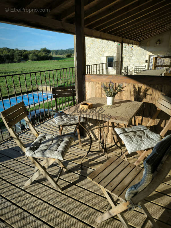 Appartement à LUSSAN