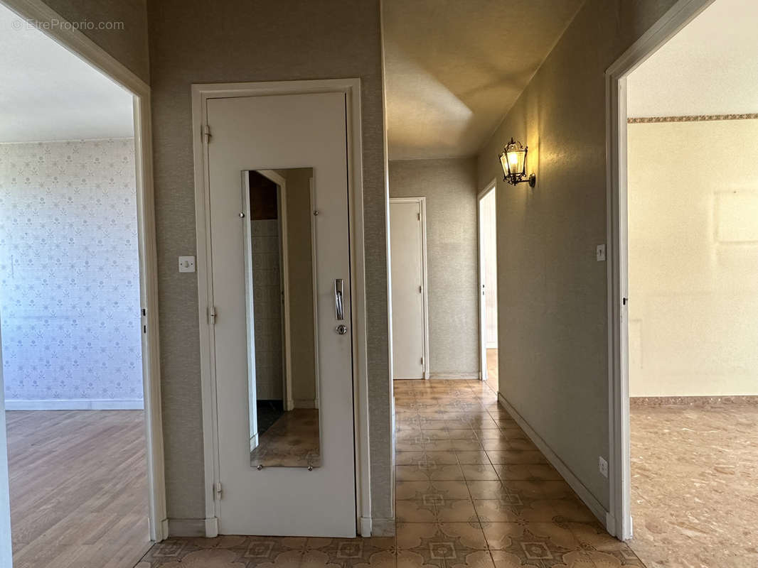 Appartement à MEYLAN