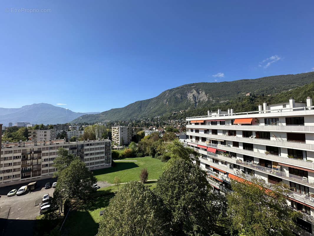 Appartement à MEYLAN