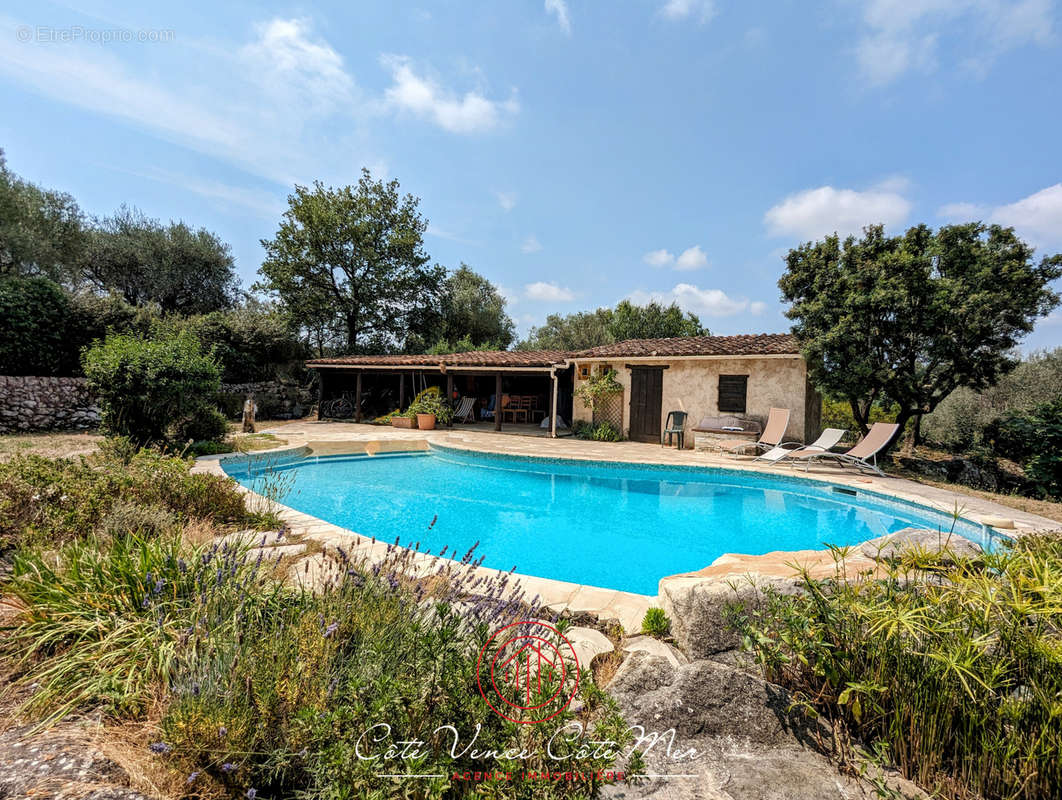 Maison à TOURRETTES-SUR-LOUP