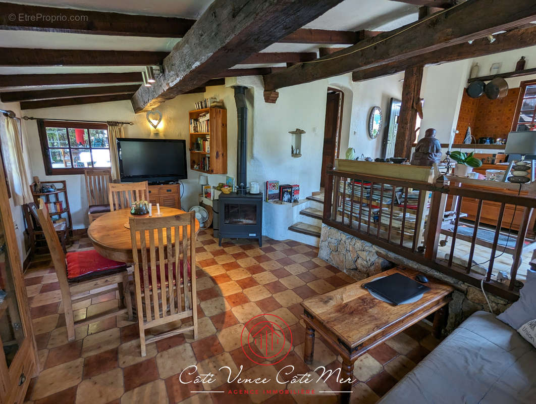 Maison à TOURRETTES-SUR-LOUP