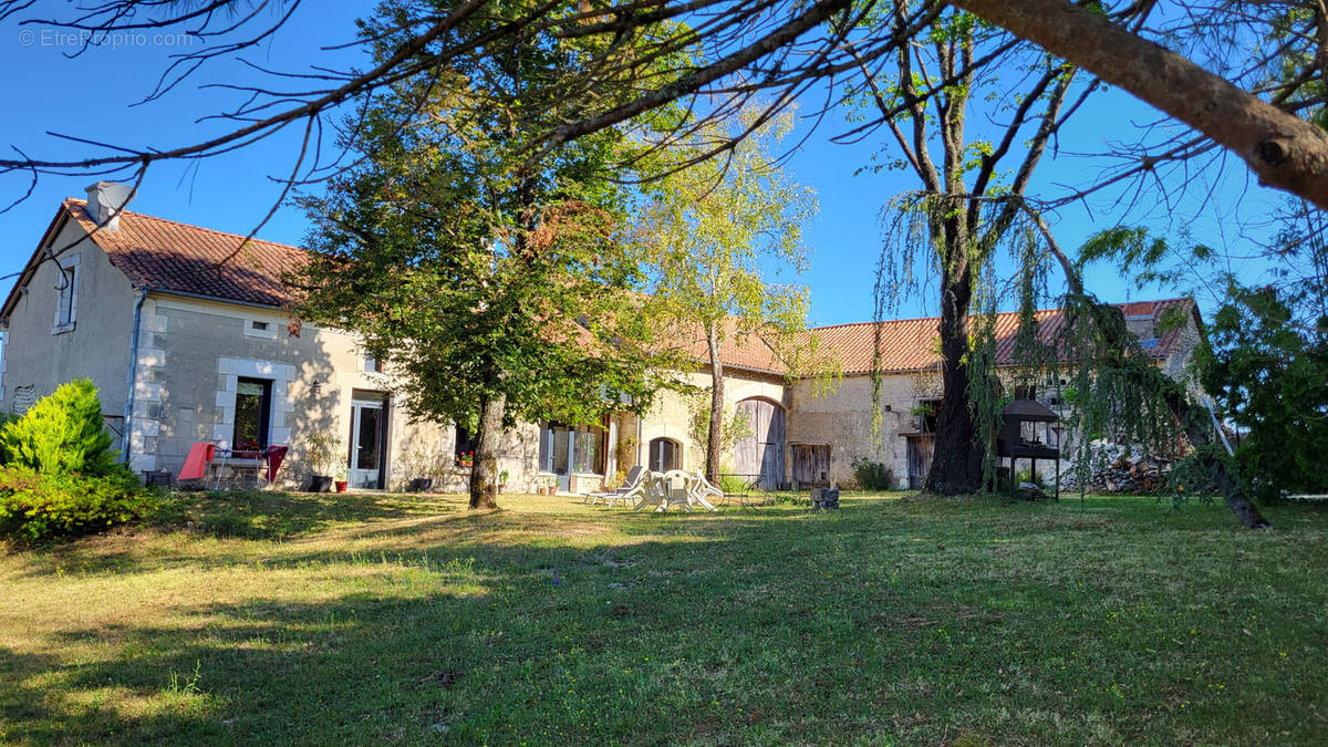 Maison à TOCANE-SAINT-APRE