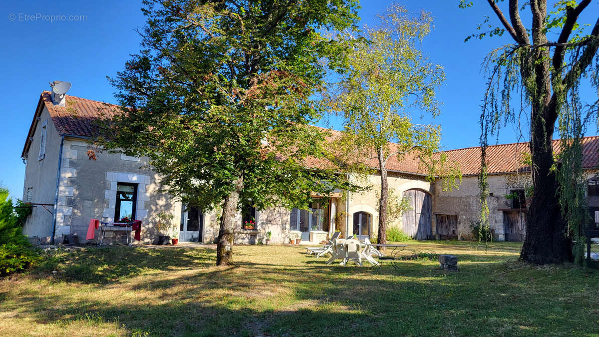 Maison à TOCANE-SAINT-APRE