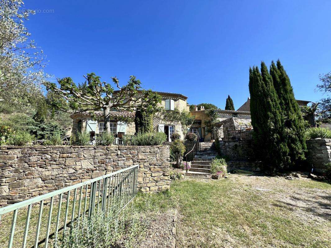 Maison à LAGRASSE