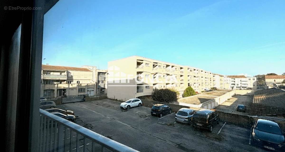 Appartement à BAGNOLS-SUR-CEZE