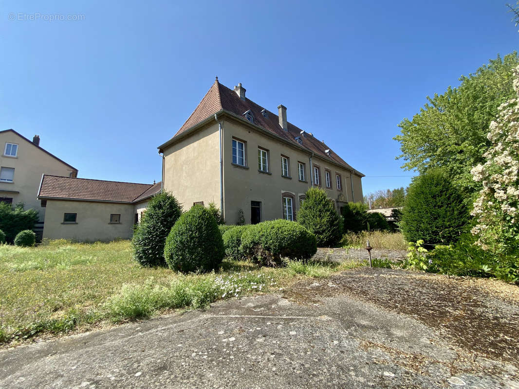 Maison à PUTTELANGE-AUX-LACS