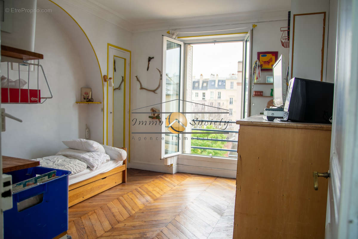 Appartement à PARIS-14E