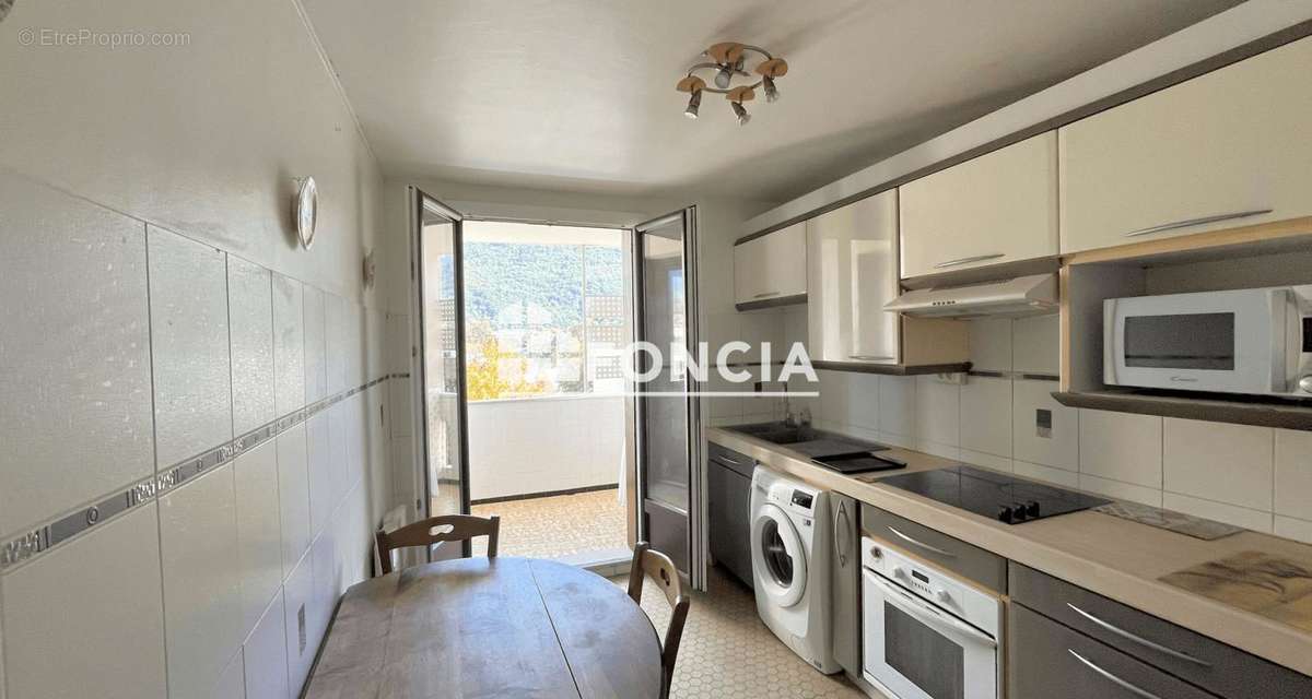 Appartement à VIZILLE