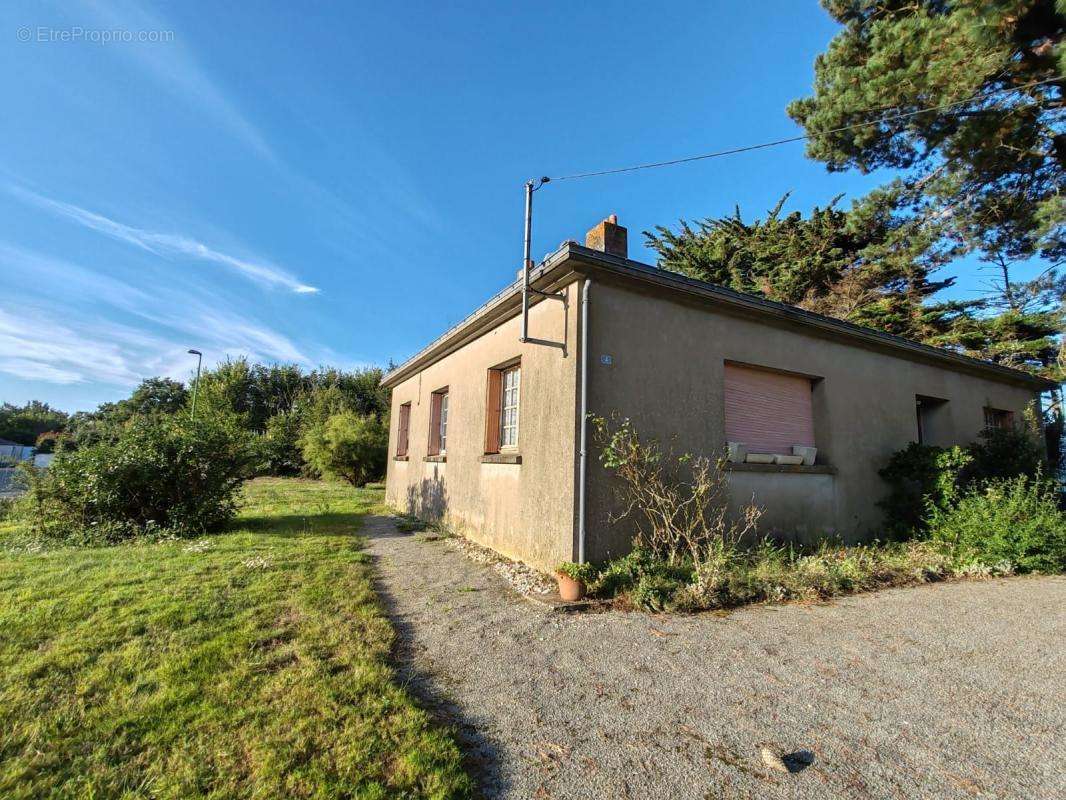 Maison à SAINT-URBAIN