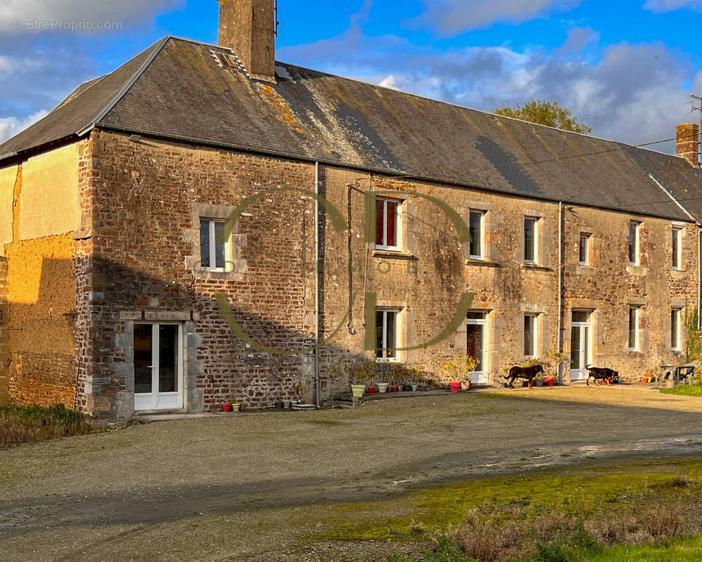 Maison à LENGRONNE