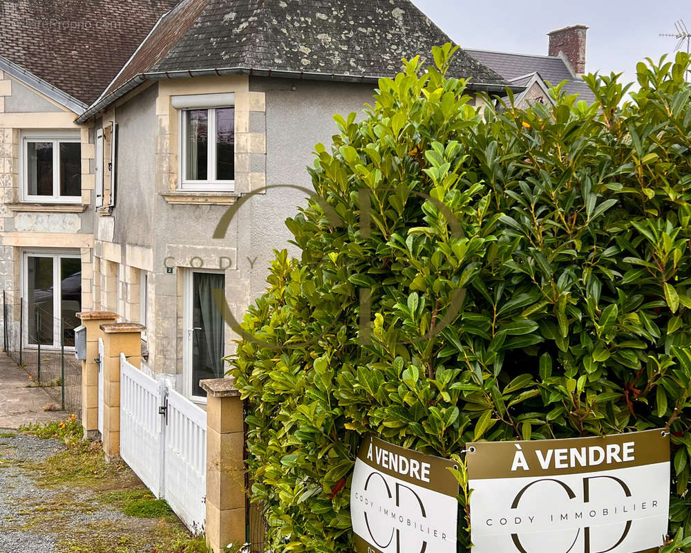 Maison à BRICQUEVILLE-SUR-MER