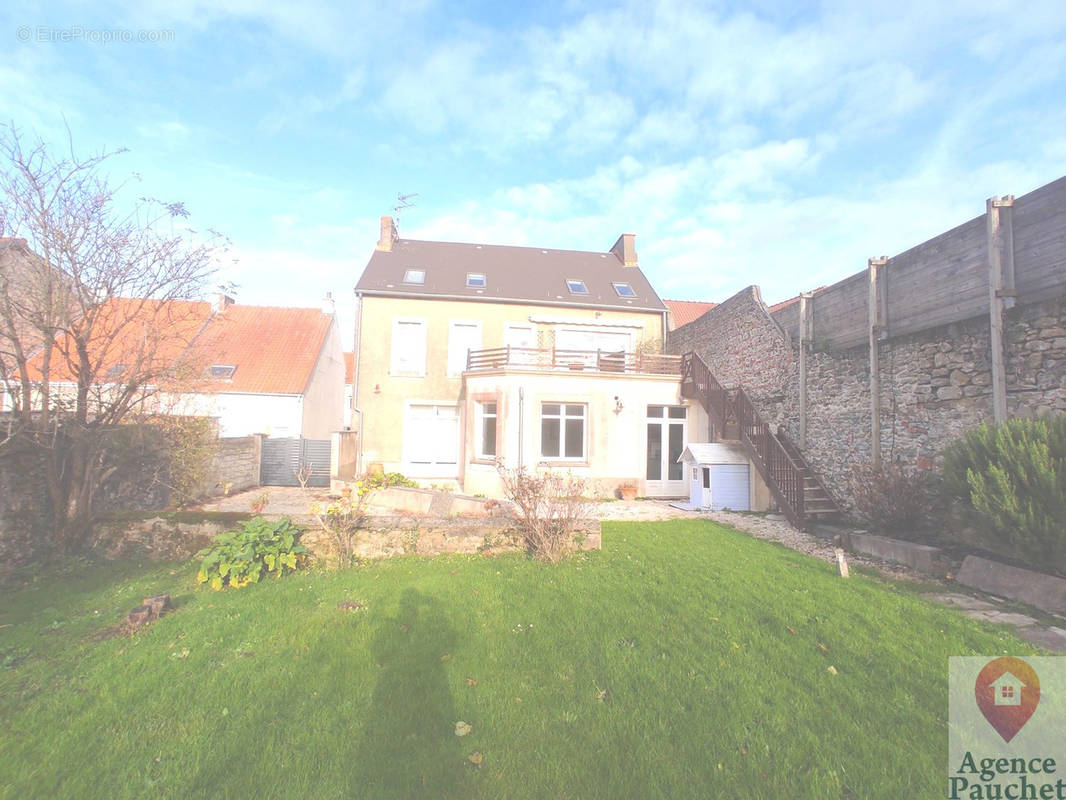 Maison à SAINT-MARTIN-BOULOGNE