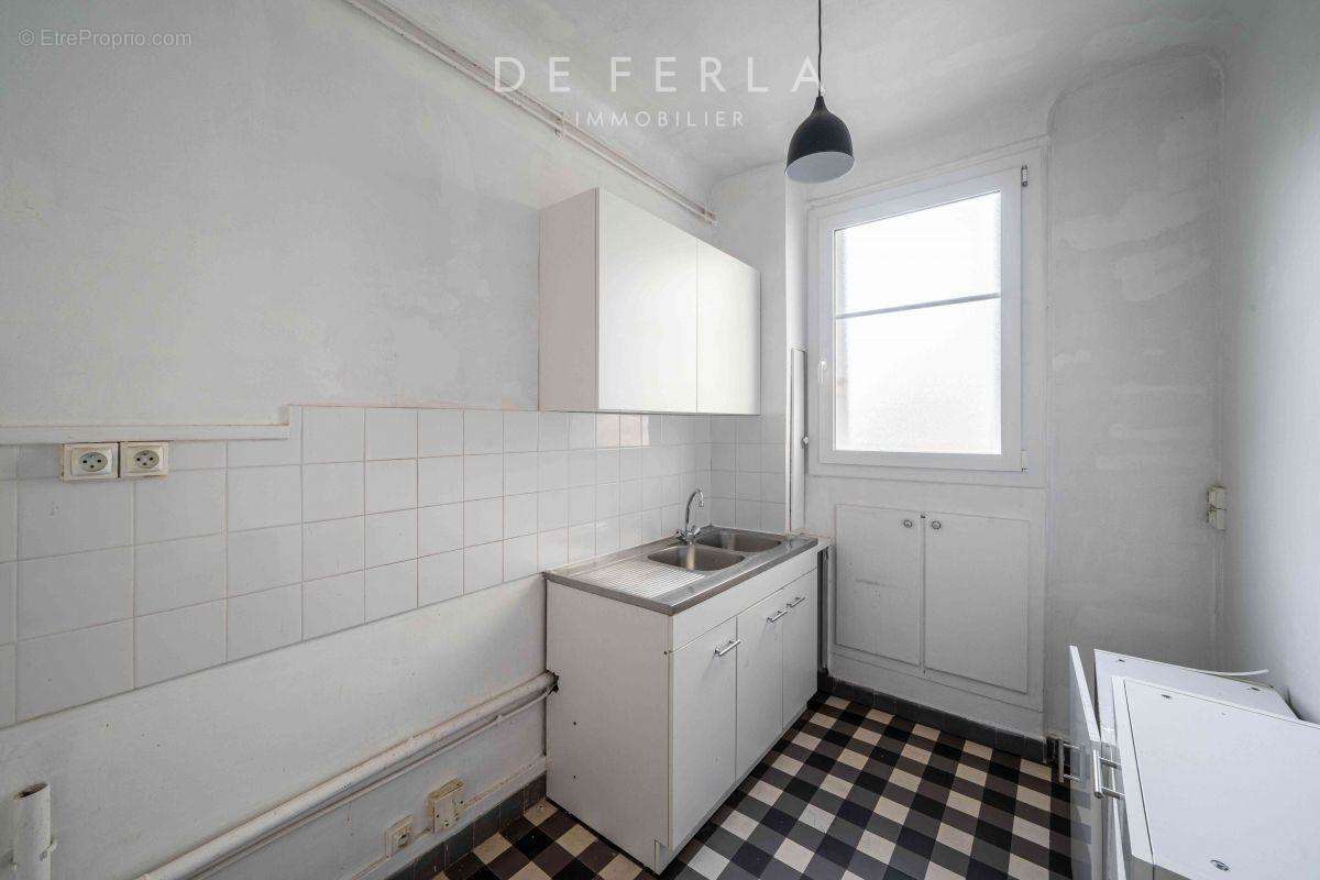 Appartement à PARIS-17E