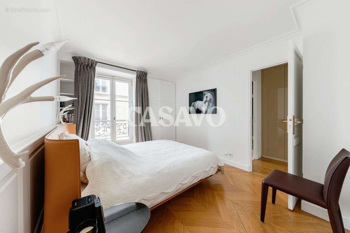 Appartement à PARIS-7E