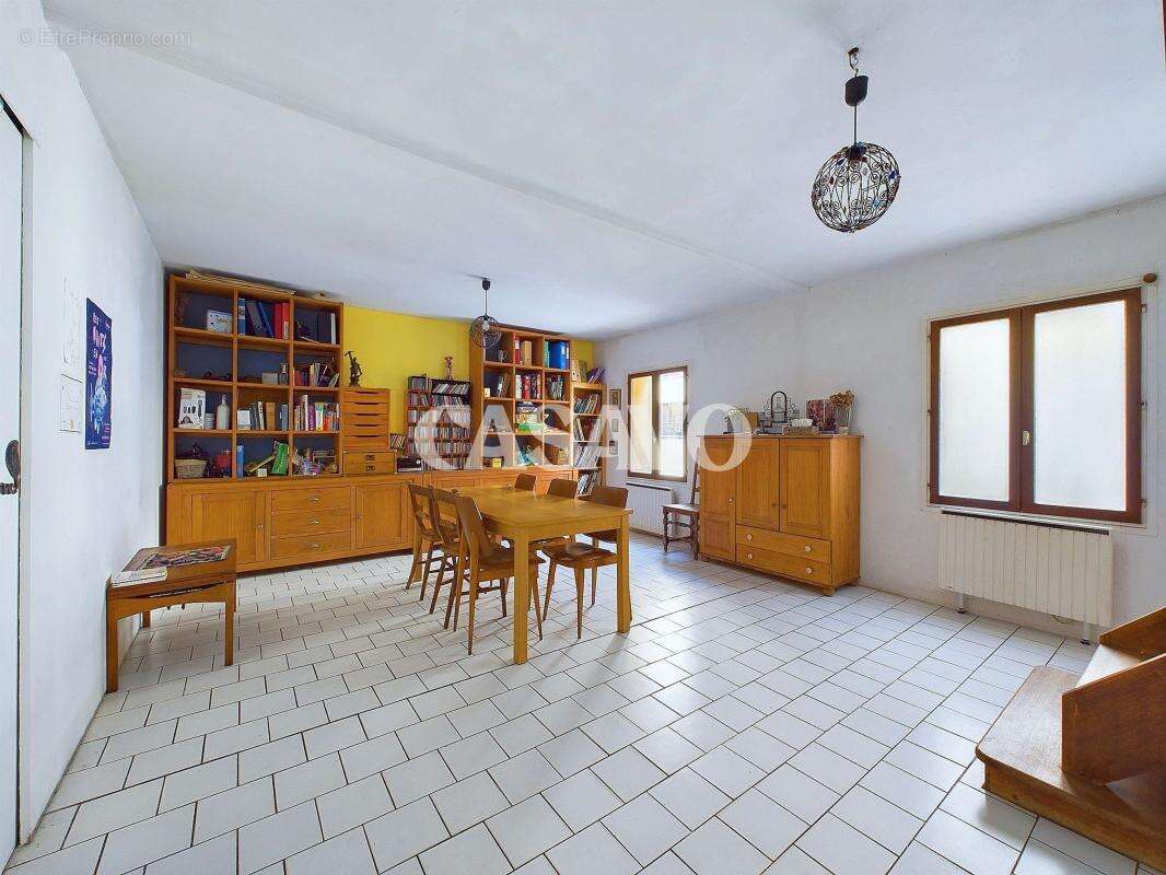 Appartement à AUBERVILLIERS