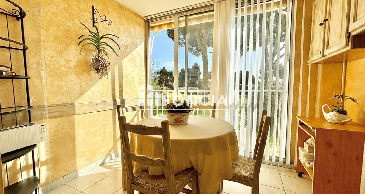 Appartement à LA LONDE-LES-MAURES