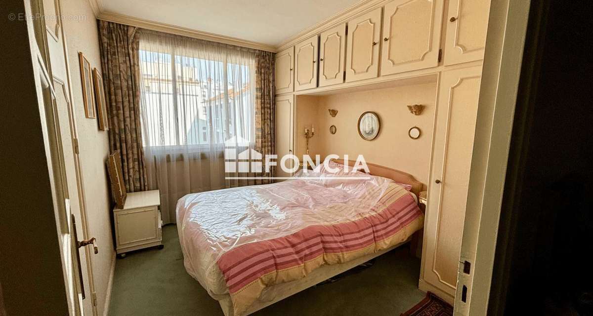 Appartement à COURBEVOIE