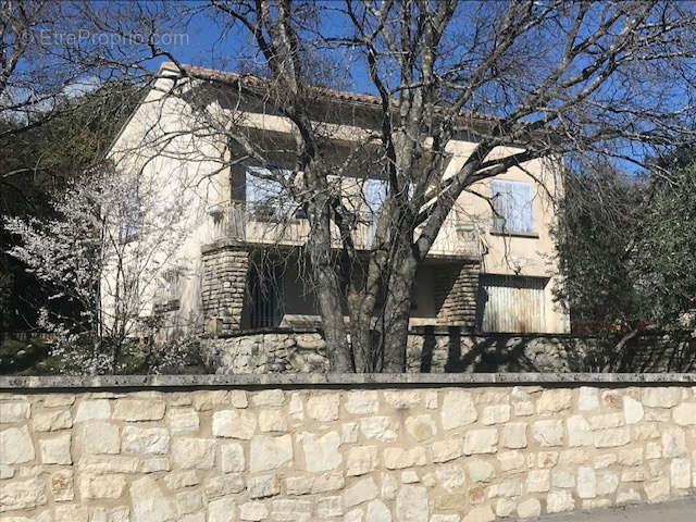 Maison à SAINT-SATURNIN-LES-APT