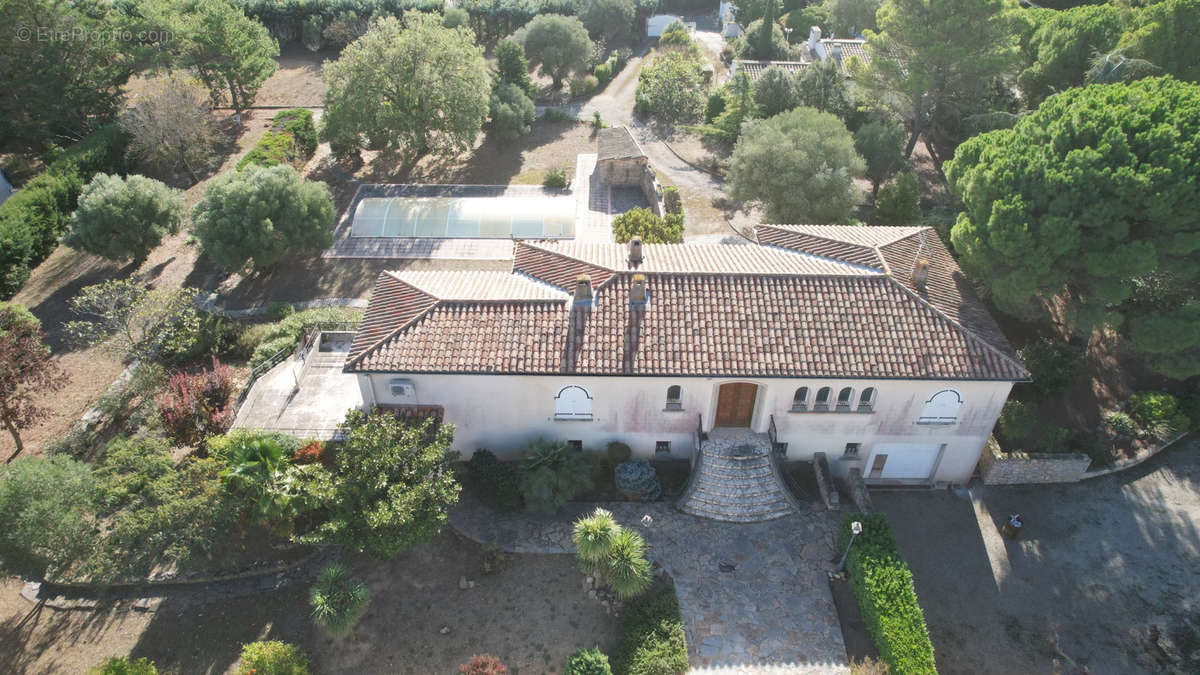 Maison à VILLEMOUSTAUSSOU