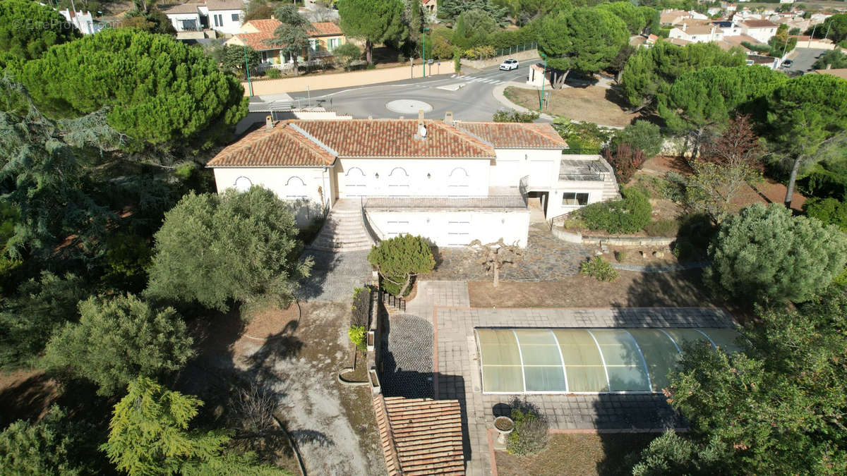 Maison à VILLEMOUSTAUSSOU