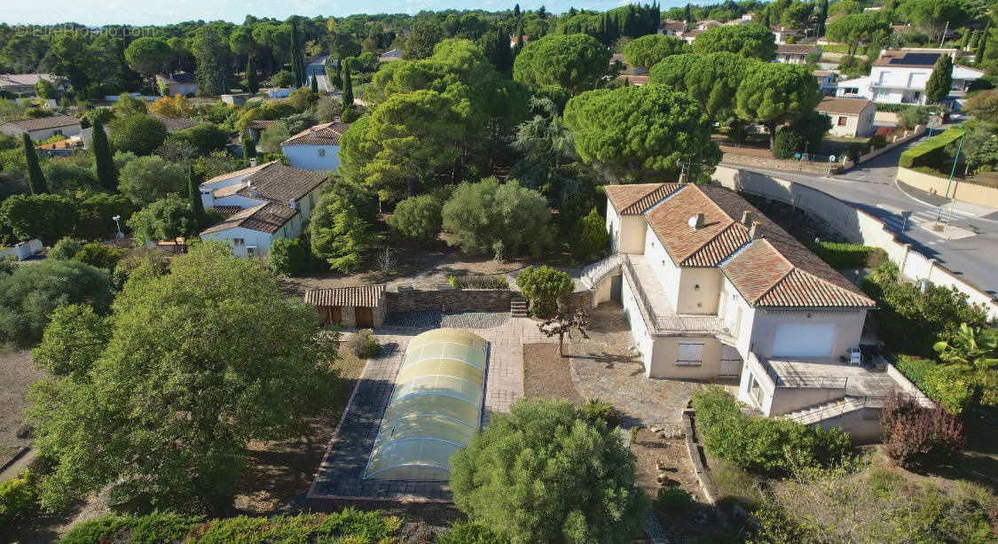 Maison à VILLEMOUSTAUSSOU