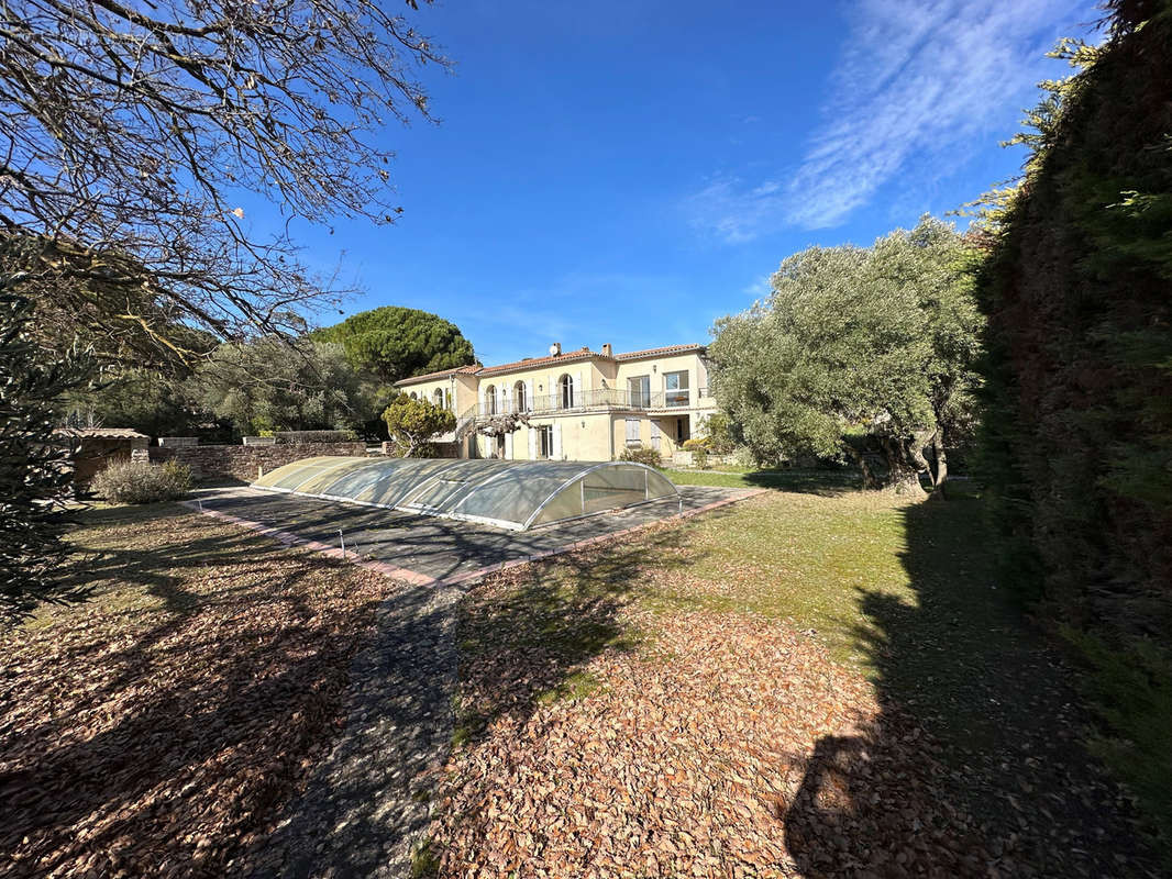 Maison à VILLEMOUSTAUSSOU