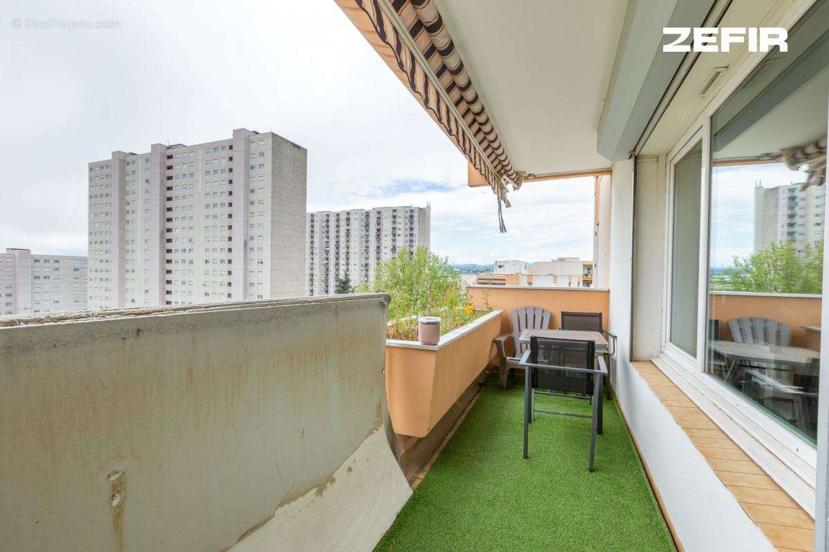 Appartement à LYON-8E