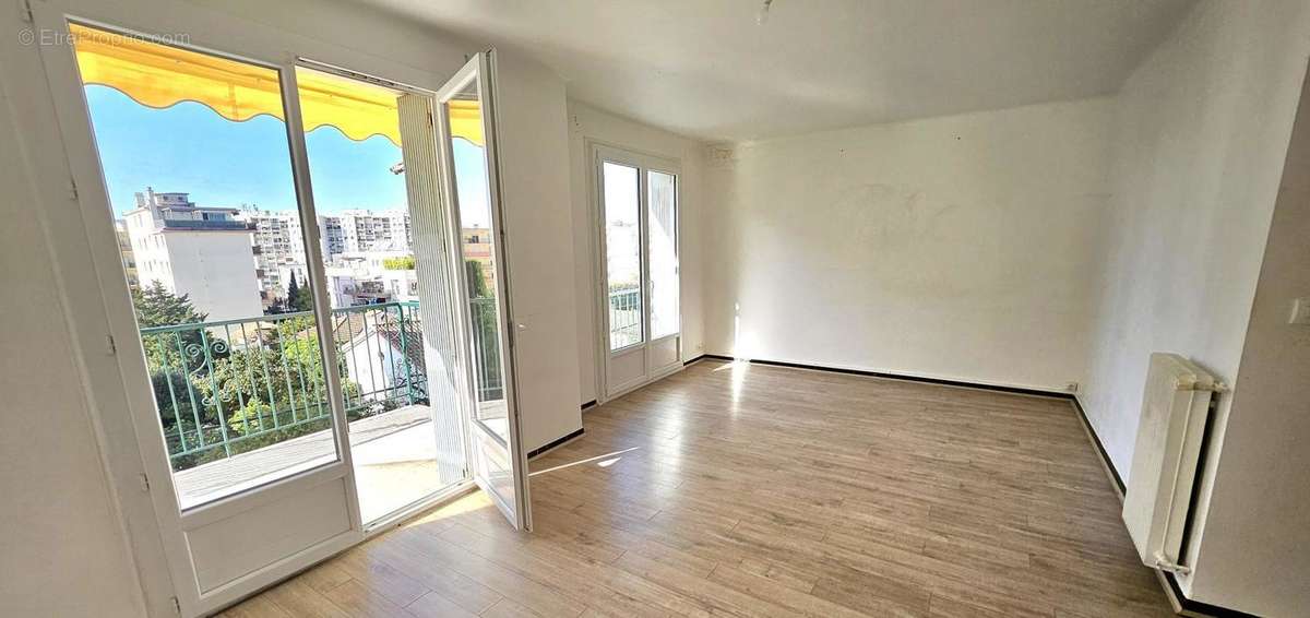 Appartement à LE CANNET