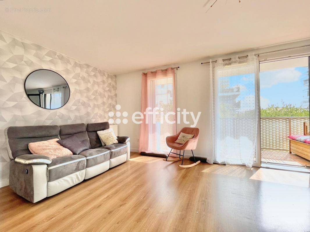 Appartement à GENNEVILLIERS