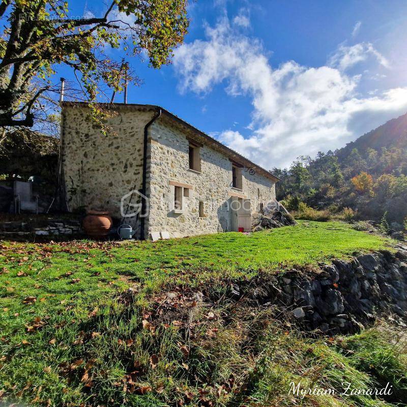 Maison à LA PALUD-SUR-VERDON