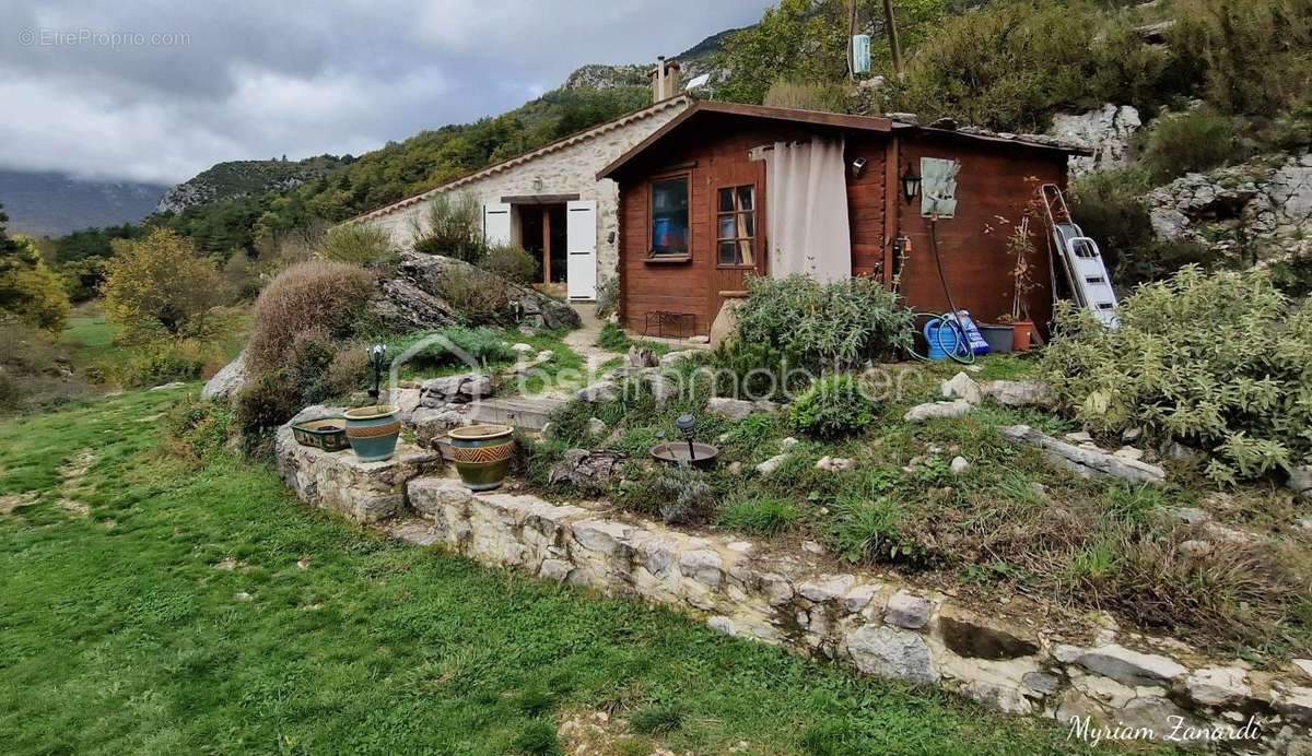 Maison à LA PALUD-SUR-VERDON