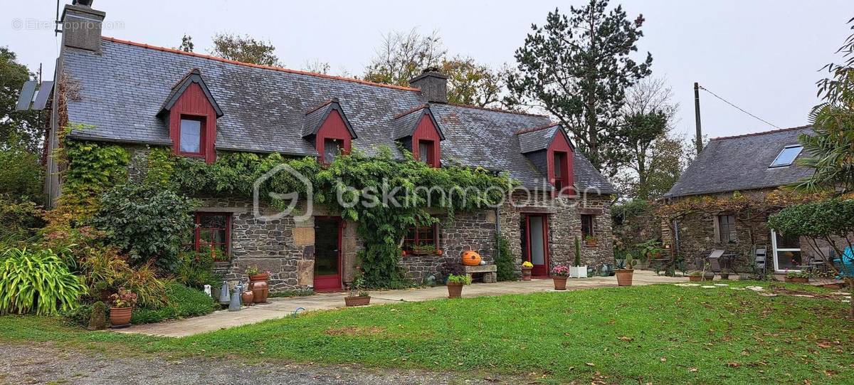 Maison à SAINT-SEGAL