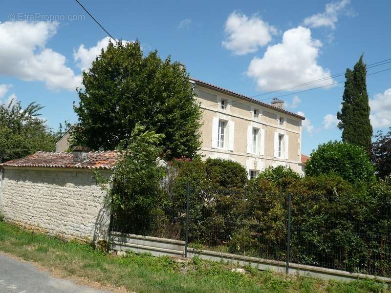 Maison à JARNAC