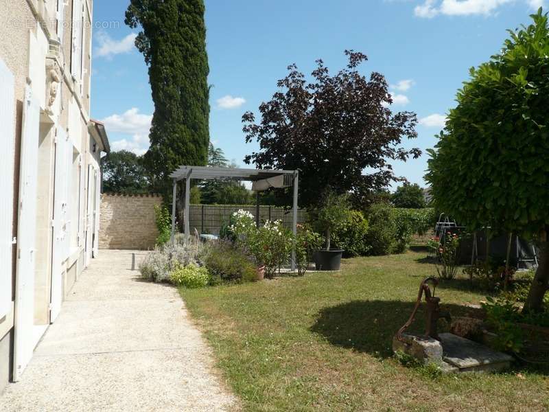 Maison à JARNAC