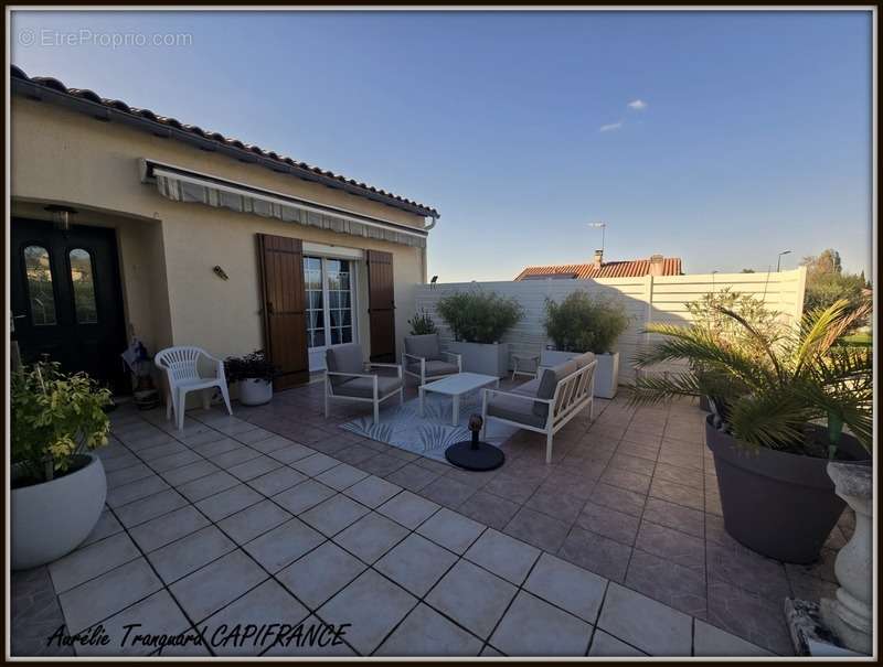 Maison à BUSSAC-SUR-CHARENTE