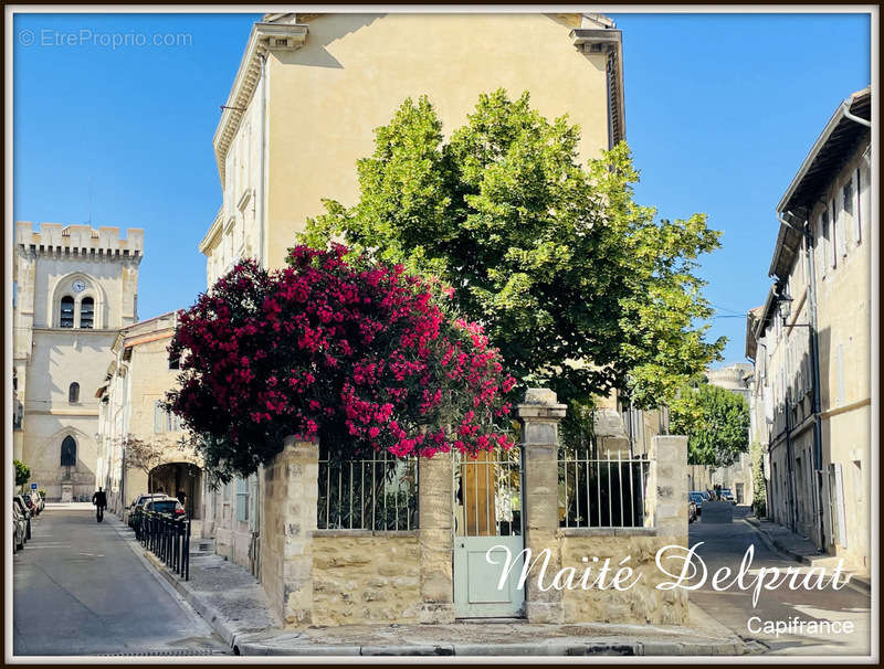 Appartement à VILLENEUVE-LES-AVIGNON