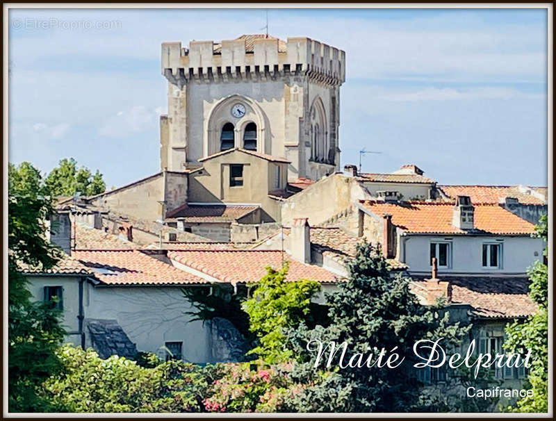 Appartement à VILLENEUVE-LES-AVIGNON