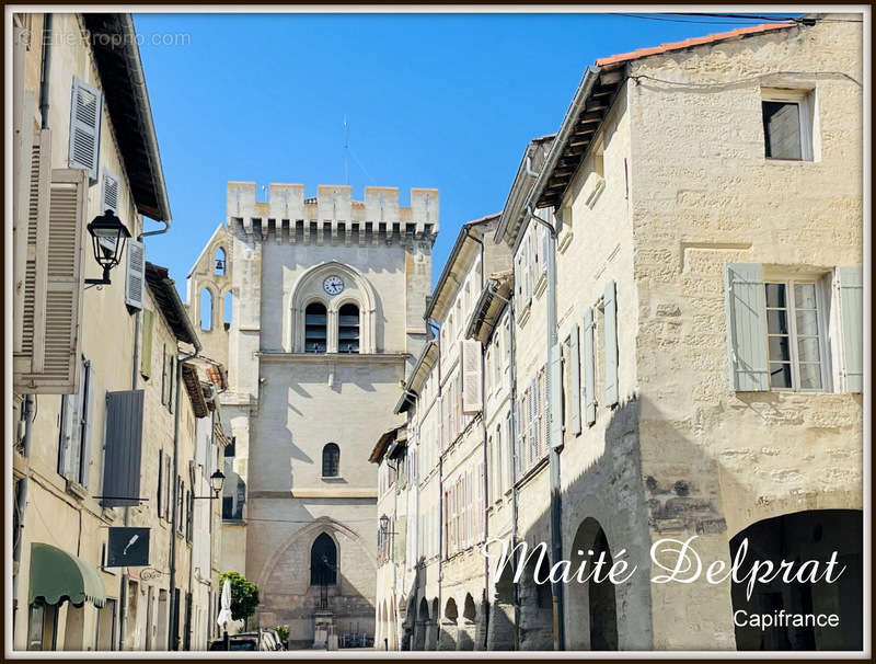 Appartement à VILLENEUVE-LES-AVIGNON