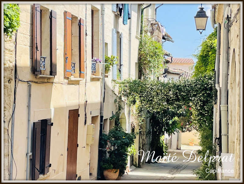 Appartement à VILLENEUVE-LES-AVIGNON