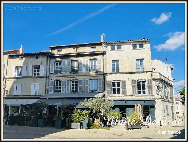 Appartement à VILLENEUVE-LES-AVIGNON