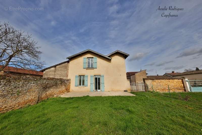 Appartement à CRECHES-SUR-SAONE