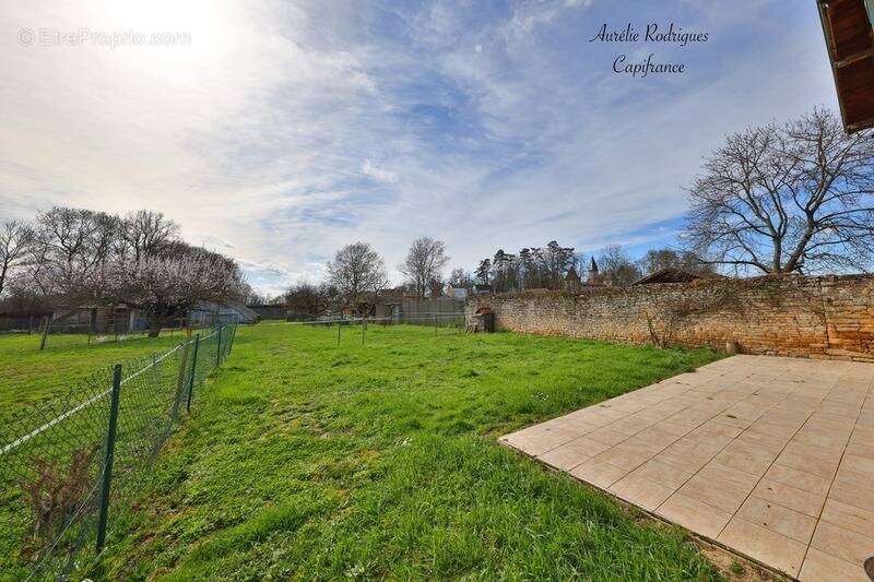 Appartement à CRECHES-SUR-SAONE