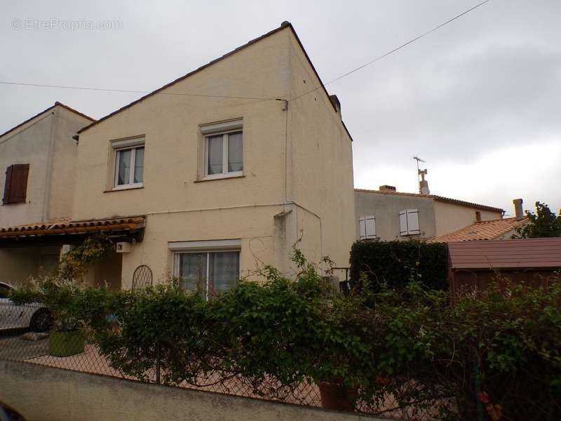 Maison à VILLEMOUSTAUSSOU